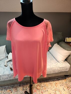 LC Lauren Conrad Women’s Pink Lace Sleeve Blouse XL